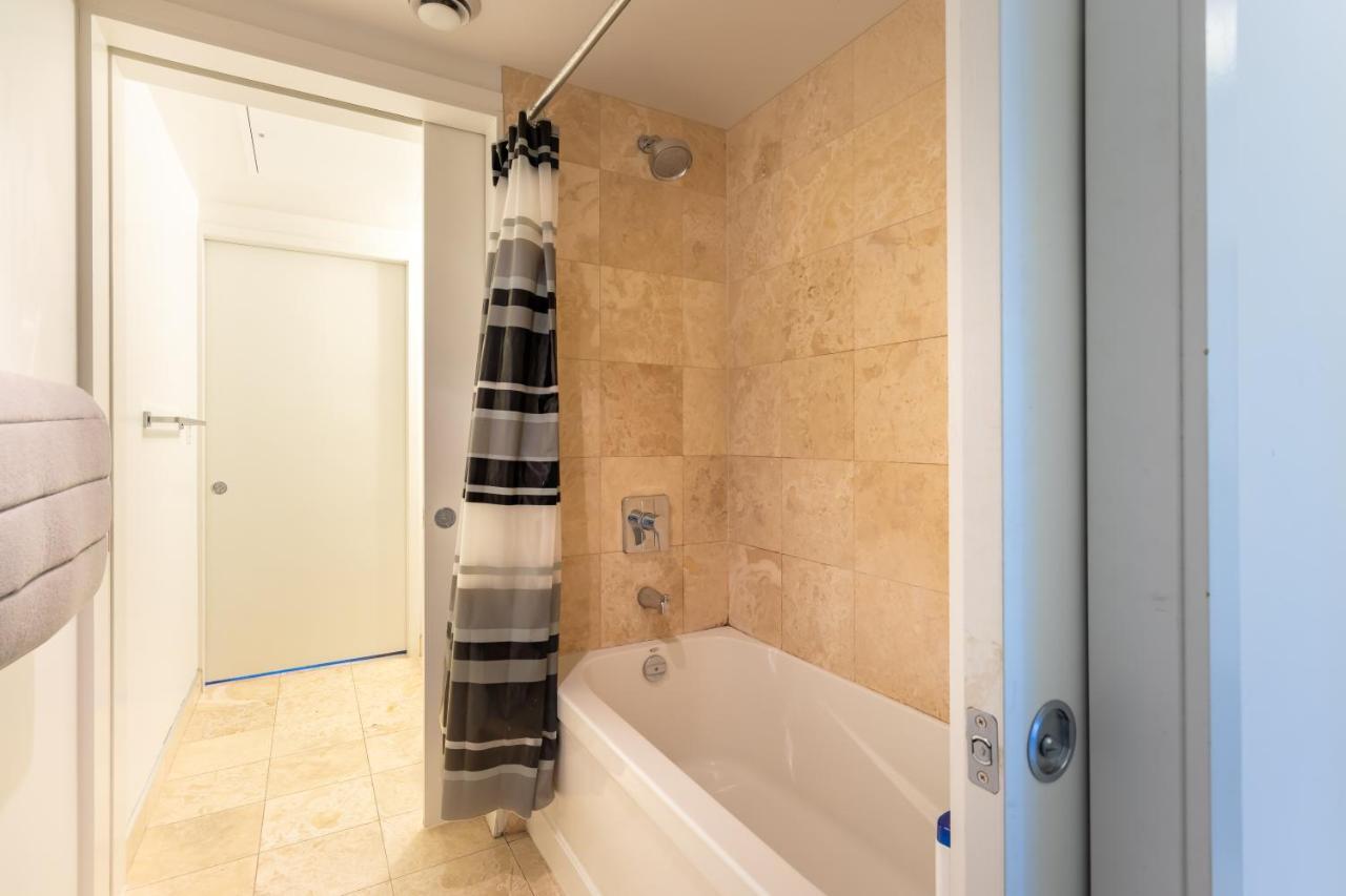 Exclusive Downtown 2Bed Suites Торонто Экстерьер фото